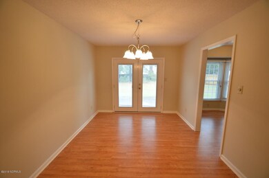 122 Carriage Dr, Jacksonville, NC 28546 - photo 3