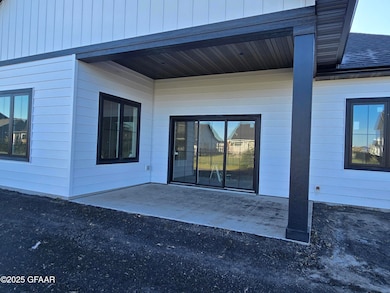 5939 Sylvia Cir, Grand Forks, ND 58201 - photo 3