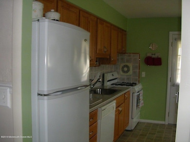 2 Greenway St, Hazlet, NJ 07730 - photo 4