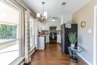 916 Springdale Rd, Bedford, TX 76021 - photo 7