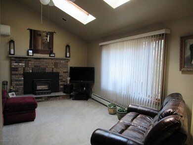 3116 Stroud Wood Cir, Stroudsburg, PA 18360 - photo 4