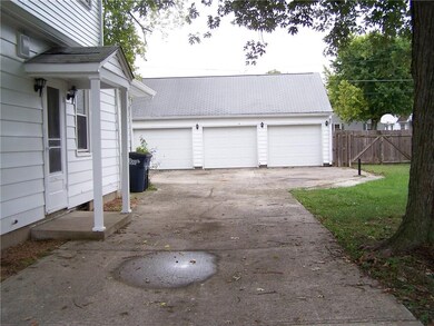 127 S 11th Ave, Beech Grove, IN 46107 - photo 2