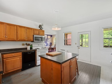 Fully-equipped kitchen