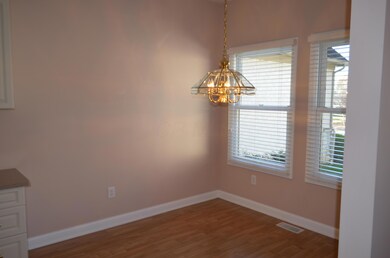 6141 McNaughten Grove Ln, Columbus, OH 43213 - photo 5