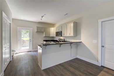 1374 Mt Zion Pkwy, Mount Zion, IL 62549 - photo 4