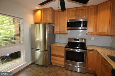 11505 Buttonwood Ct, Reston, VA 20191 - photo 5