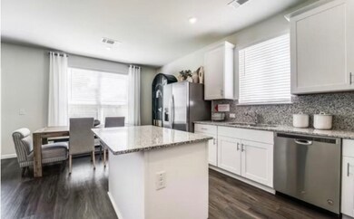 406 Kinglet Dr, Willis, TX 77378 - photo 5