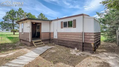 Covered patio off of trailer