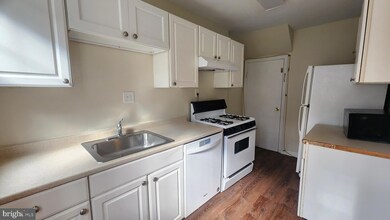 212 W Taylor Run Pkwy, Alexandria, VA 22314 - photo 5