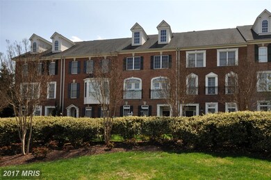 42491 Regal Wood Dr, Ashburn, VA 20148 - photo 2