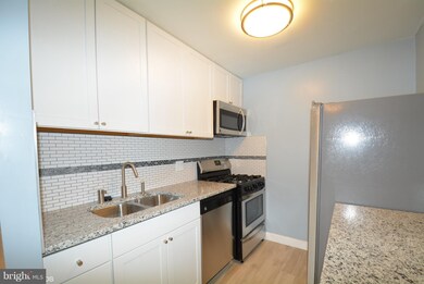 5201 Newton St unit T-3, Bladensburg, MD 20710 - photo 4