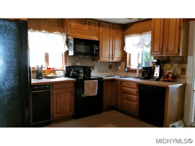 Kitchen w/New Appliances