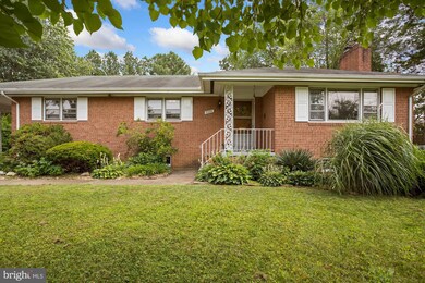 3335 Kaywood Dr, Falls Church, VA 22041 - photo 2