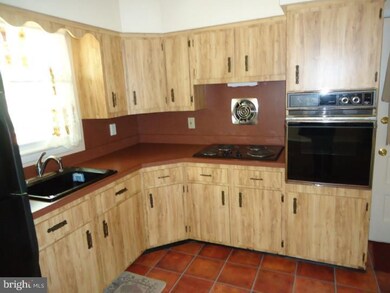 223 Chippewa St, Essington, PA 19029 - photo 7