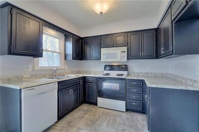 10168 Haskins St, Lenexa, KS 66215 - photo 2