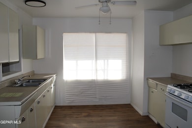 1405 Clausen Dr, El Paso, TX 79925 - photo 3