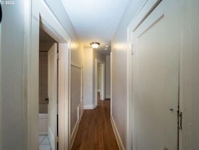 131 N Russet St, Portland, OR 97217 - photo 7