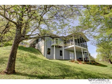 Huge yard. Shade tree memoirs.