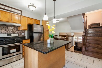 1675 Cove Ct unit 2, Naperville, IL 60565 - photo 4