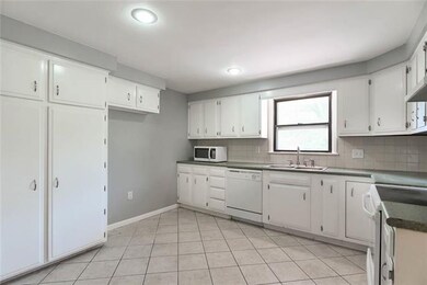 10219 W 55th St, Shawnee, KS 66203 - photo 5