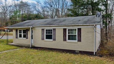 338 Giggenbach Cir, White Sulphur Springs, WV 24986 - photo 3