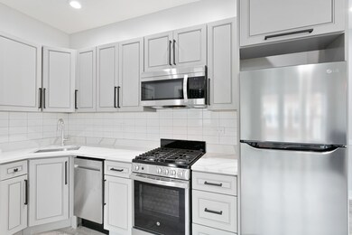 1057 W Glenlake Ave unit 2, Chicago, IL 60660 - photo 4
