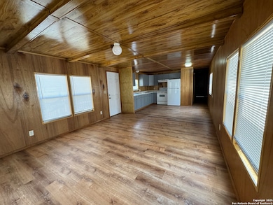 6060 Mount Olive Rd unit 2, Adkins, TX 78101 - photo 3