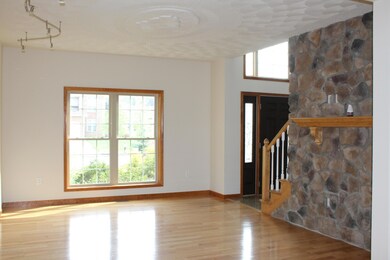 417 Varsity Dr, Throop, PA 18512 - photo 4