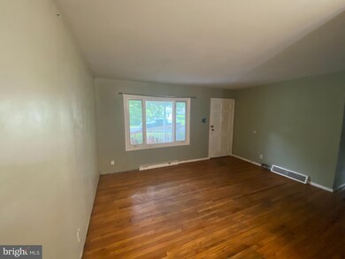 69 Cedar Dr, Doylestown, PA 18901 - photo 2