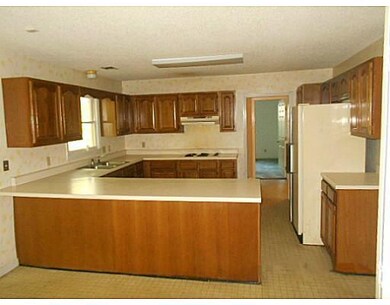Kitchen. Breakfast Bar