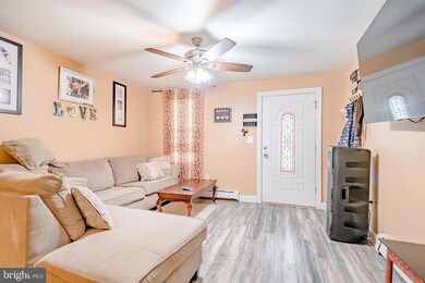 664 Manatawny St, Pottstown, PA 19464 - photo 5