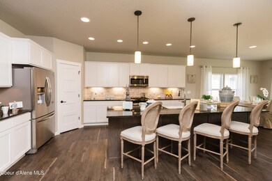 (4) Stock kitchen