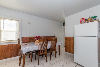 918 W Ridgeland Ave, Waukegan, IL 60085 - photo 5