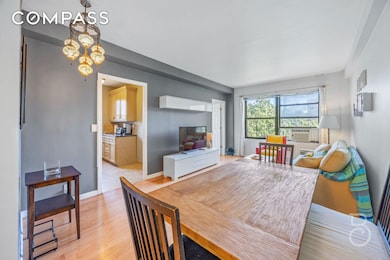 The Howard unit 5, Rego Park, NY 11374 - photo 2