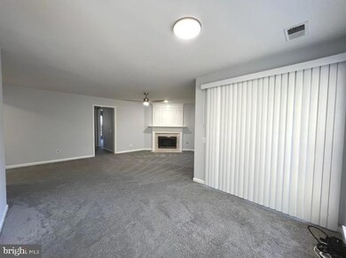 9234 Cardinal Forest Ln unit 201, Lorton, VA 22079 - photo 4