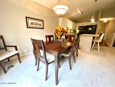 2216 Thistledowne Dr NE, Grand Rapids, MI 49505 - photo 5