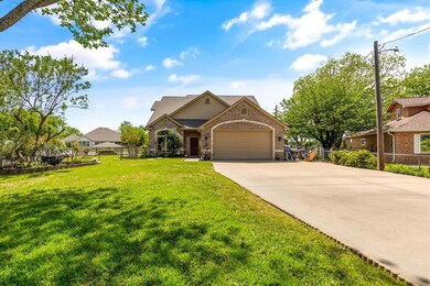 906 Thelma Dr, Granbury, TX 76049 - photo 3