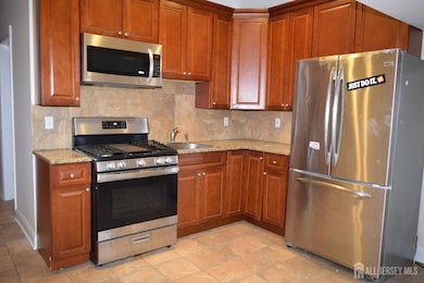 472 Cliff Rd unit 3, Woodbridge Township, NJ 07077 - photo 6