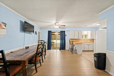 536 Oak Park Dr, Hurst, TX 76053 - photo 4