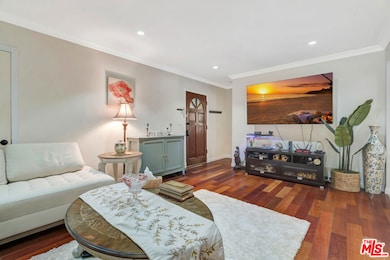 4610 Densmore Ave unit 105, Encino, CA 91436 - photo 3