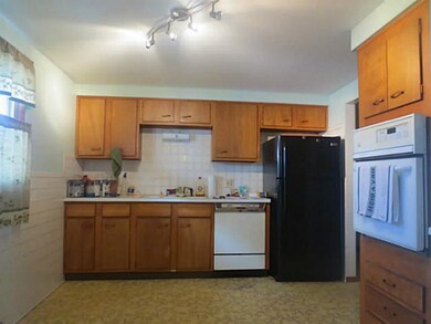 Kitchen Spacious Kitchen