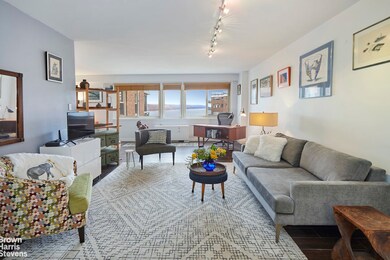 River Terrace Apartments unit 10E, Bronx, NY 10463 - photo 2