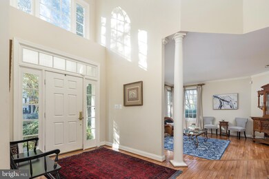 12012 Creekbend Dr, Reston, VA 20194 - photo 4