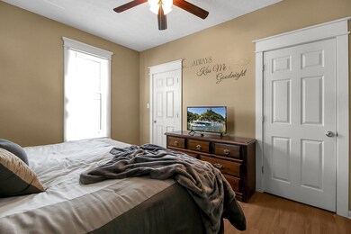 7-web-or-mls-713-n-main-st