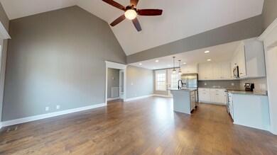 618 Mac St, Shelbyville, TN 37160 - photo 4