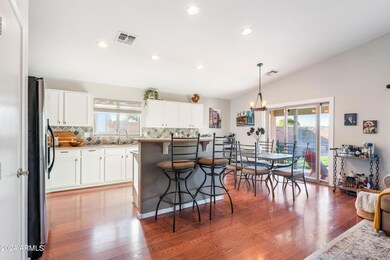 Open Kitchen