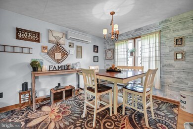 15 West St, Glen Rock, PA 17327 - photo 5