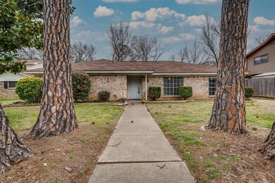 920 Wade Dr, Bedford, TX 76022 - photo 2