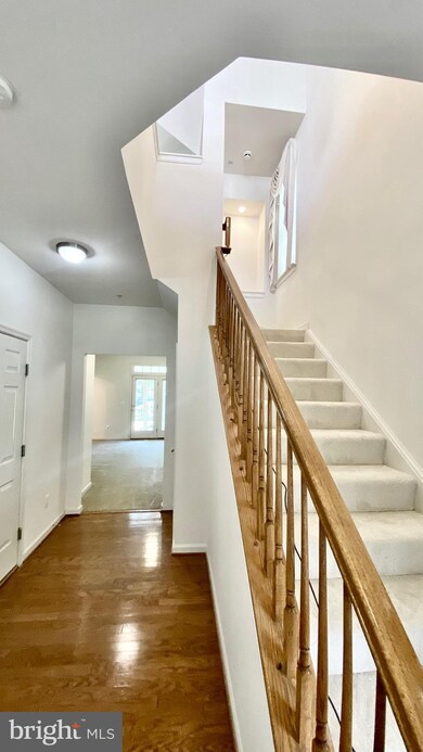 9132 Silvershadow Ct, Lorton, VA 22079 - photo 6