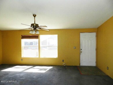 022-181402-LivingRm